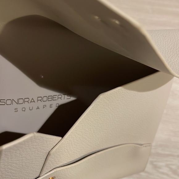 Clutch - Picture 3 of 4